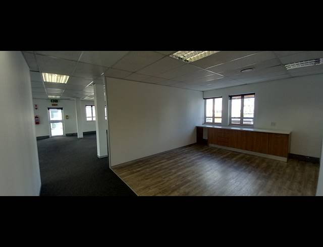 217M² OFFICE TO LET IN BRYANSTON